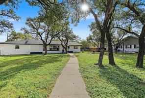 101 Aquilla Drive - Photo 2