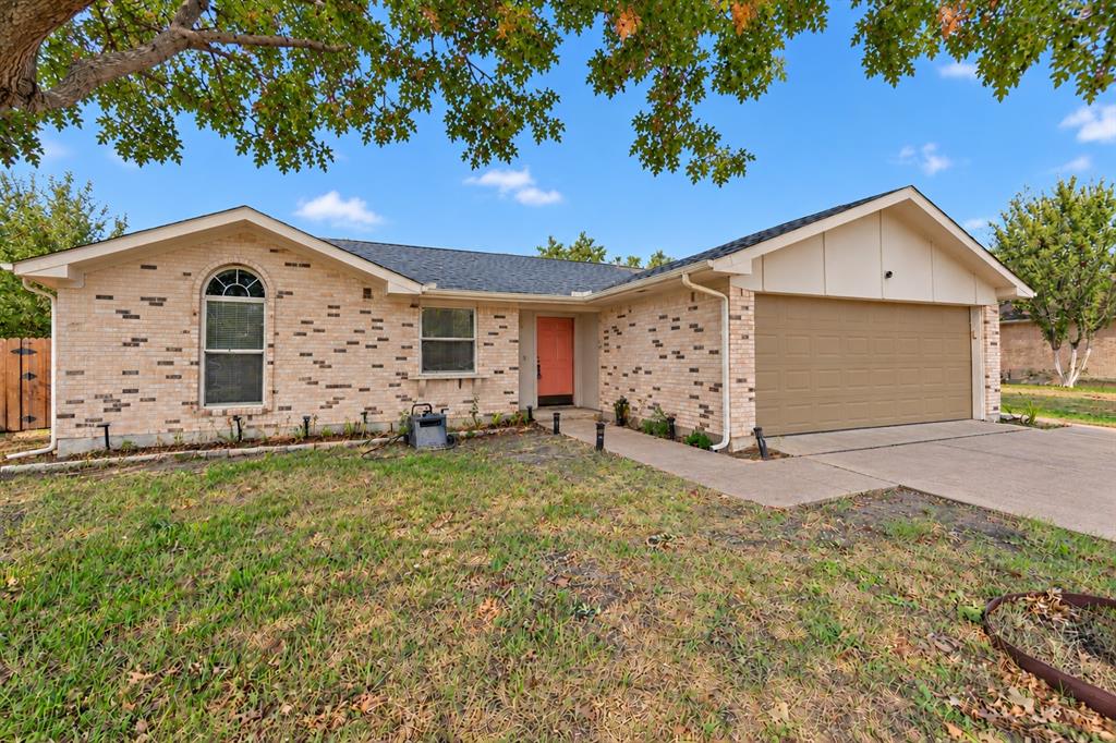 907 Crest Park Drive - Photo 1