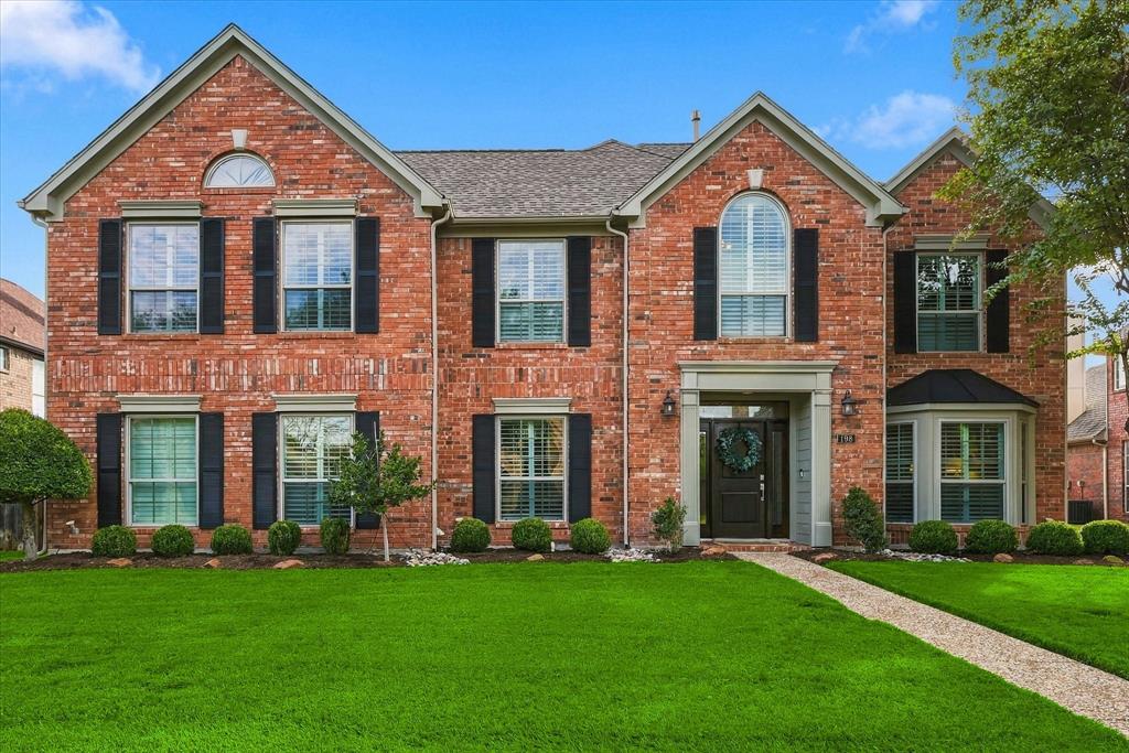 198 Chinaberry Way - Photo 1
