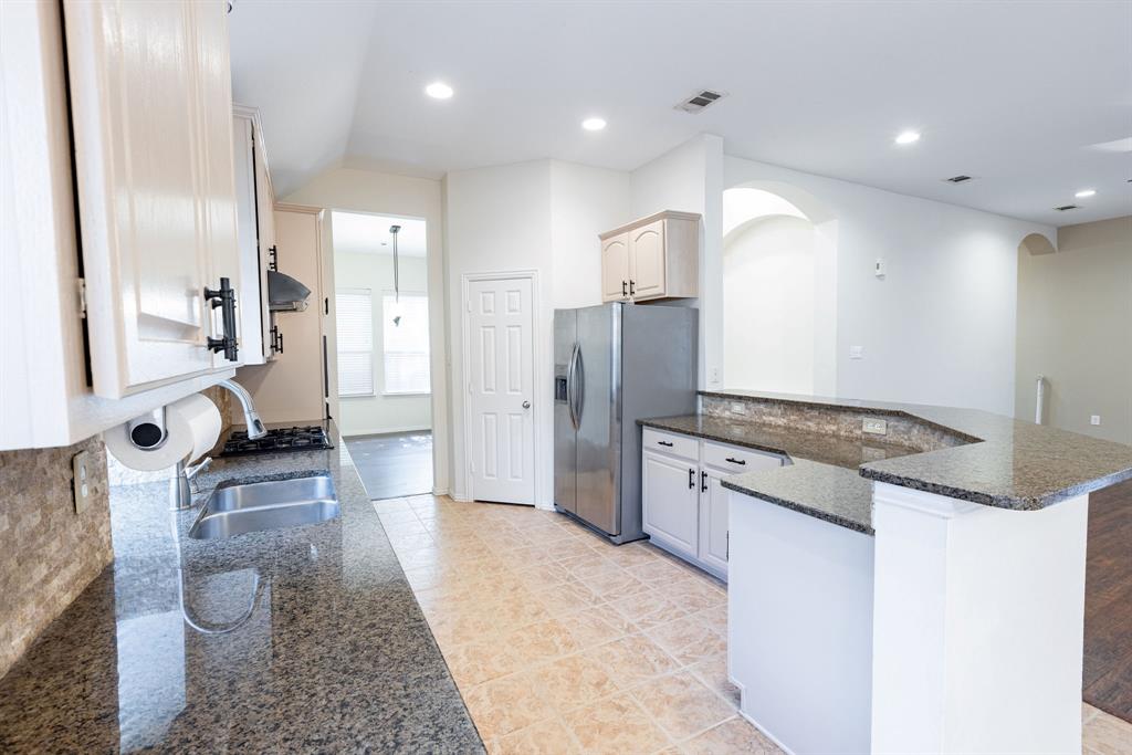 1548 Idlewild Drive - Photo 5