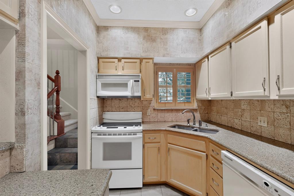 4067 Beltway Drive - Photo 11