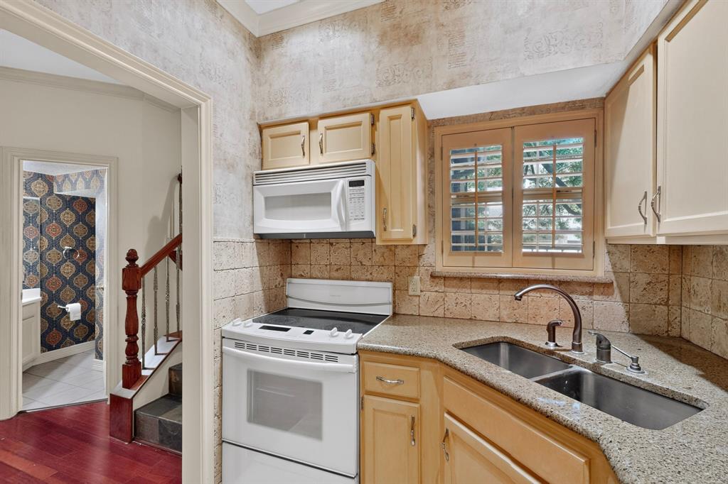 4067 Beltway Drive - Photo 9