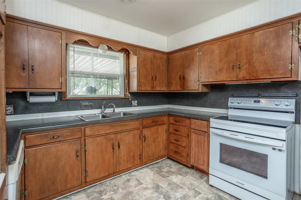 2218 FM 2071 - Photo 11