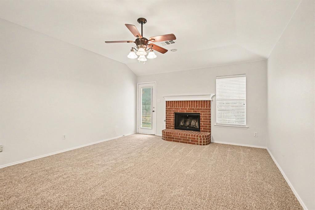 705 Fox Hunt Trail - Photo 4
