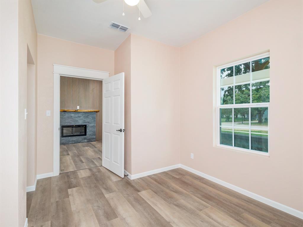 304 N Walnut Street - Photo 23