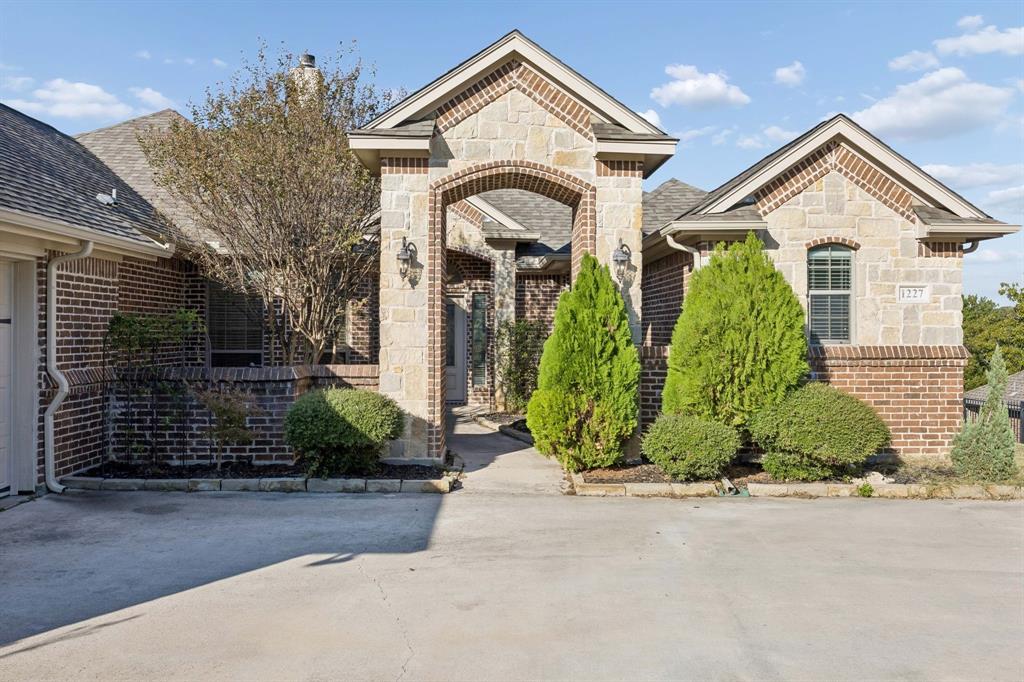1227 Saddle Trail - Photo 2