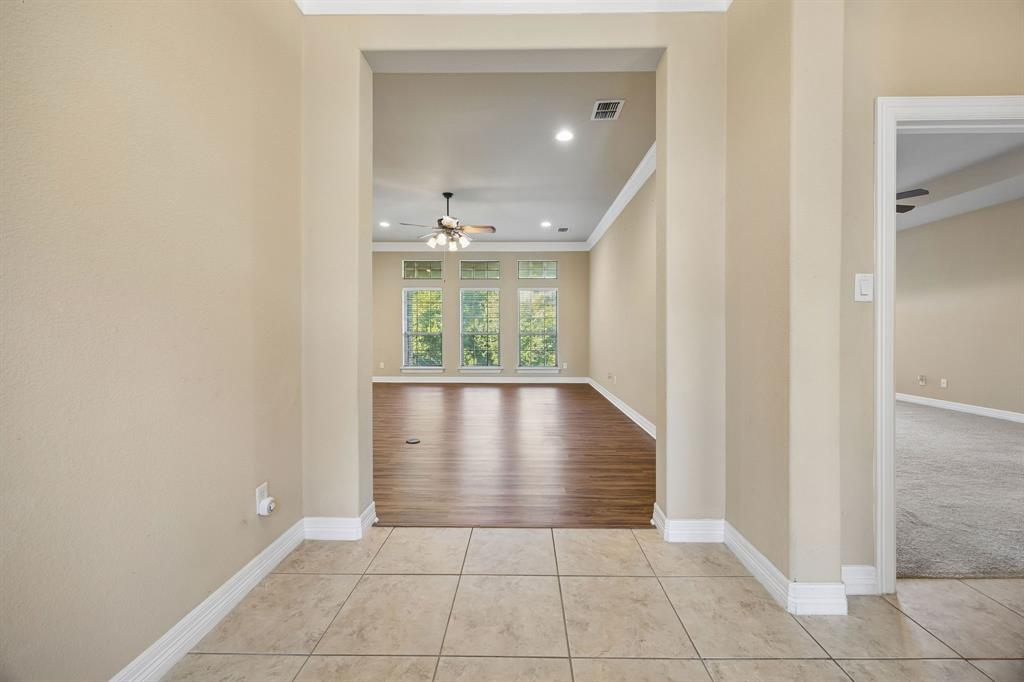 1227 Saddle Trail - Photo 3