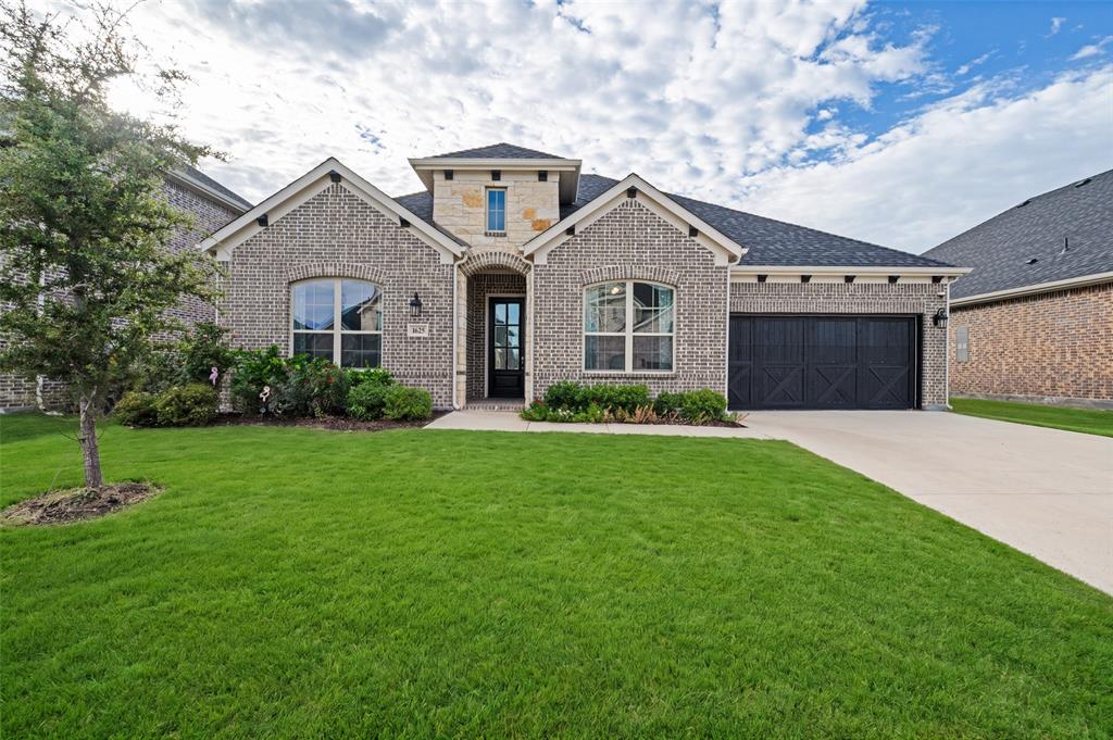 1625 Estivella Drive - Photo 2