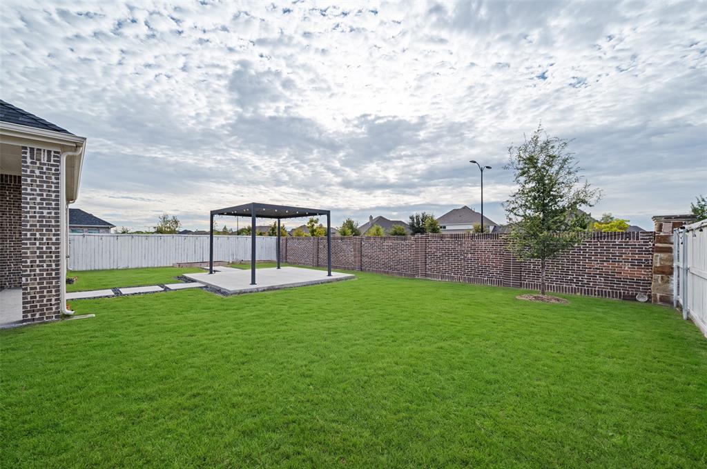 1625 Estivella Drive - Photo 32