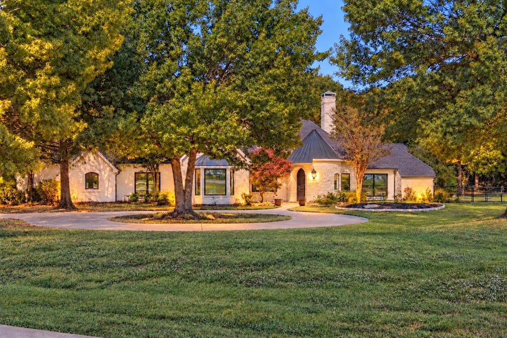 221 Forestview Drive - Photo 2