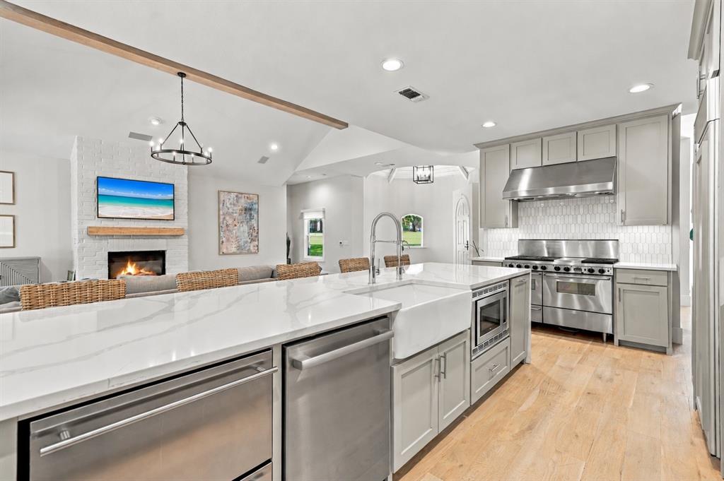 221 Forestview Drive - Photo 5