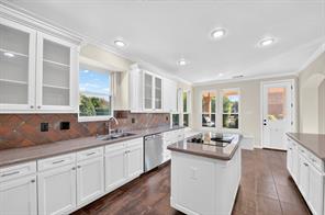 4605 Foxglove Court - Photo 6