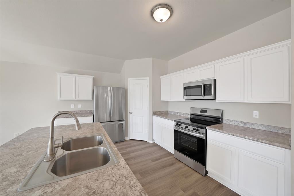 411 Azalea Drive - Photo 7