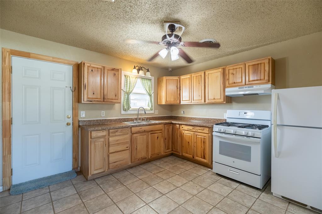 5119 Laguna Drive - Photo 2