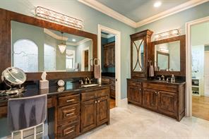 200 Regency Court - Photo 24