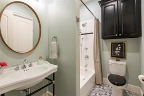 200 Regency Court - Photo 29