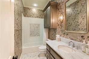 200 Regency Court - Photo 32