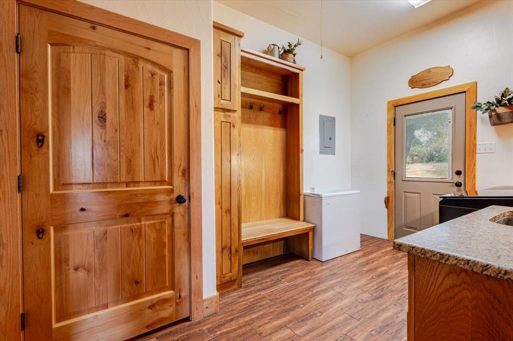 1090 Ross Lane - Photo 20