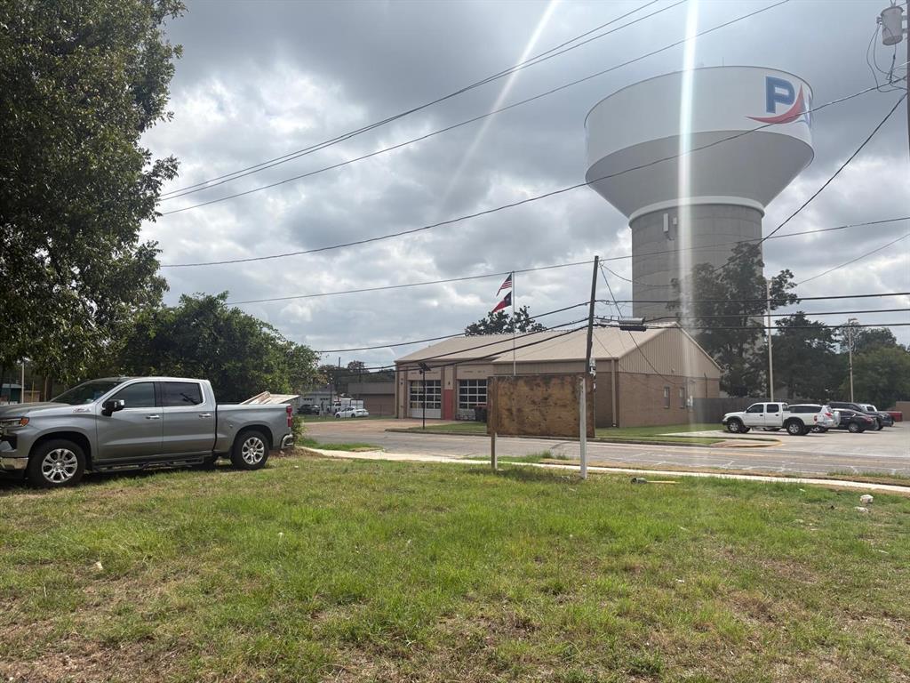 2024 Bonham Street - Photo 4