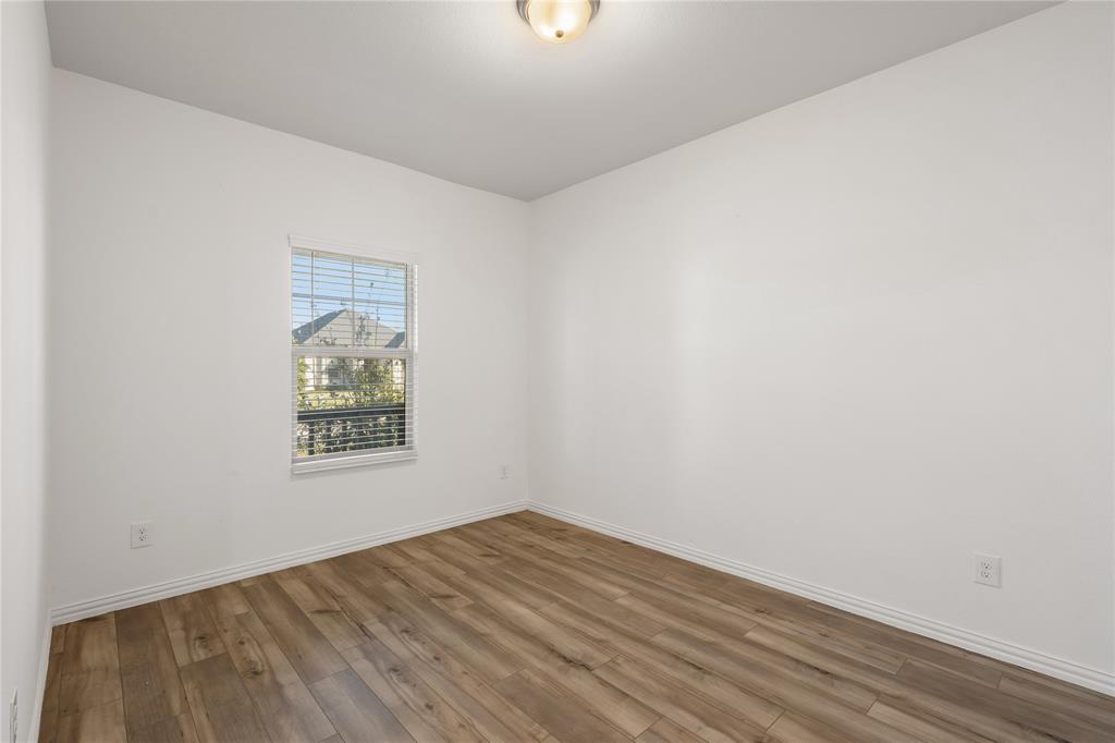 1323 Black Canyon Avenue - Photo 4