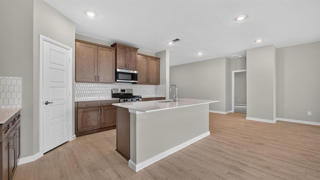 705 CELESTIAL Way - Photo 3