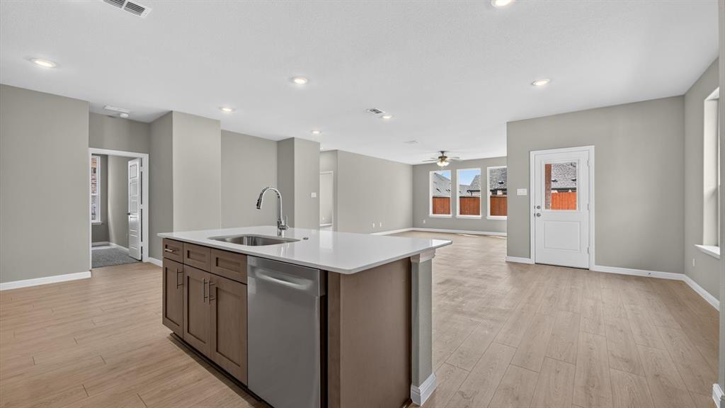 705 CELESTIAL Way - Photo 6