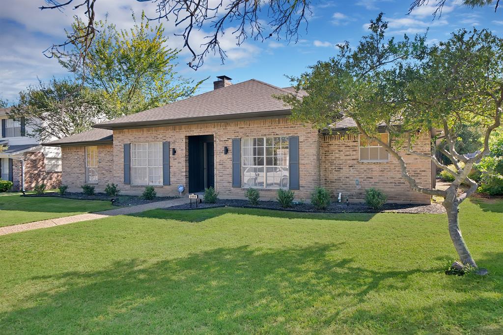 2904 Laurel Lane - Photo 1