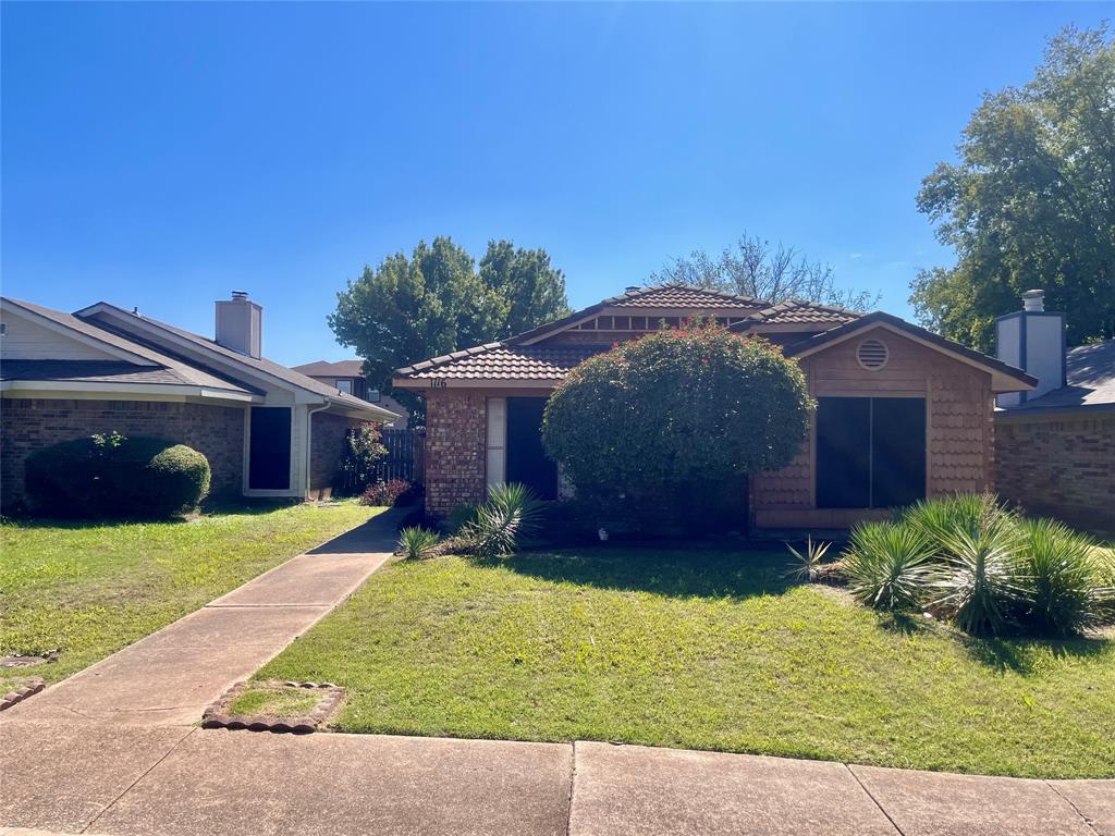 1116 Sandalwood Lane - Photo 1