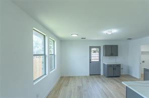 2621 Shorecrest Drive - Photo 5