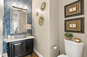 8104 Linksview Drive - Photo 19