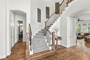 8104 Linksview Drive - Photo 4