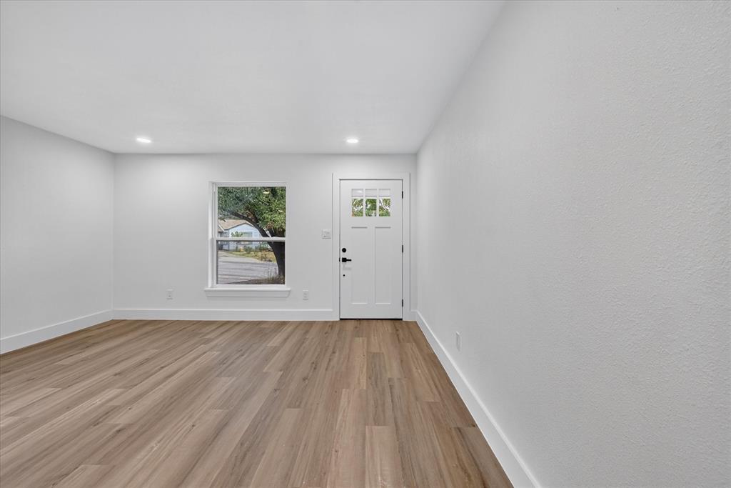 1607 Laura Road - Photo 28
