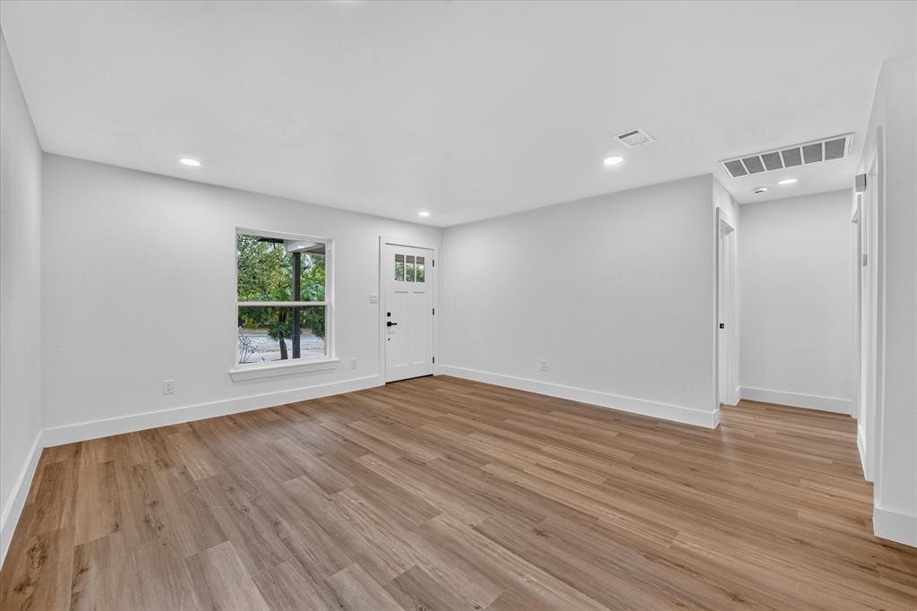 1607 Laura Road - Photo 29