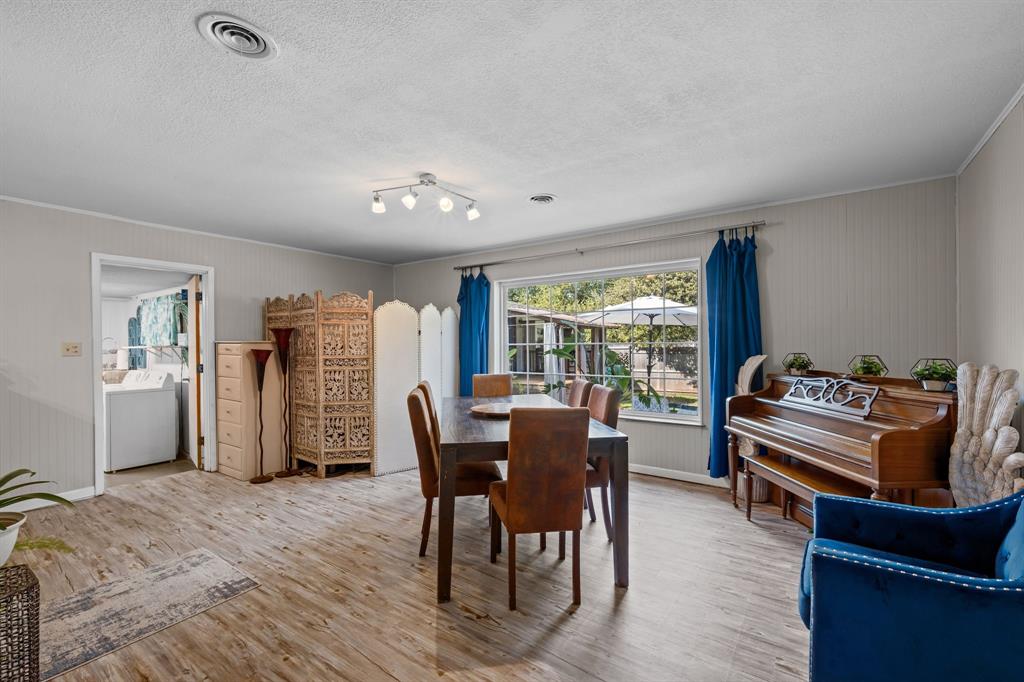 604 Crestview Drive - Photo 11