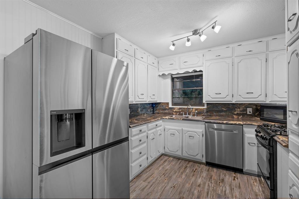 604 Crestview Drive - Photo 12