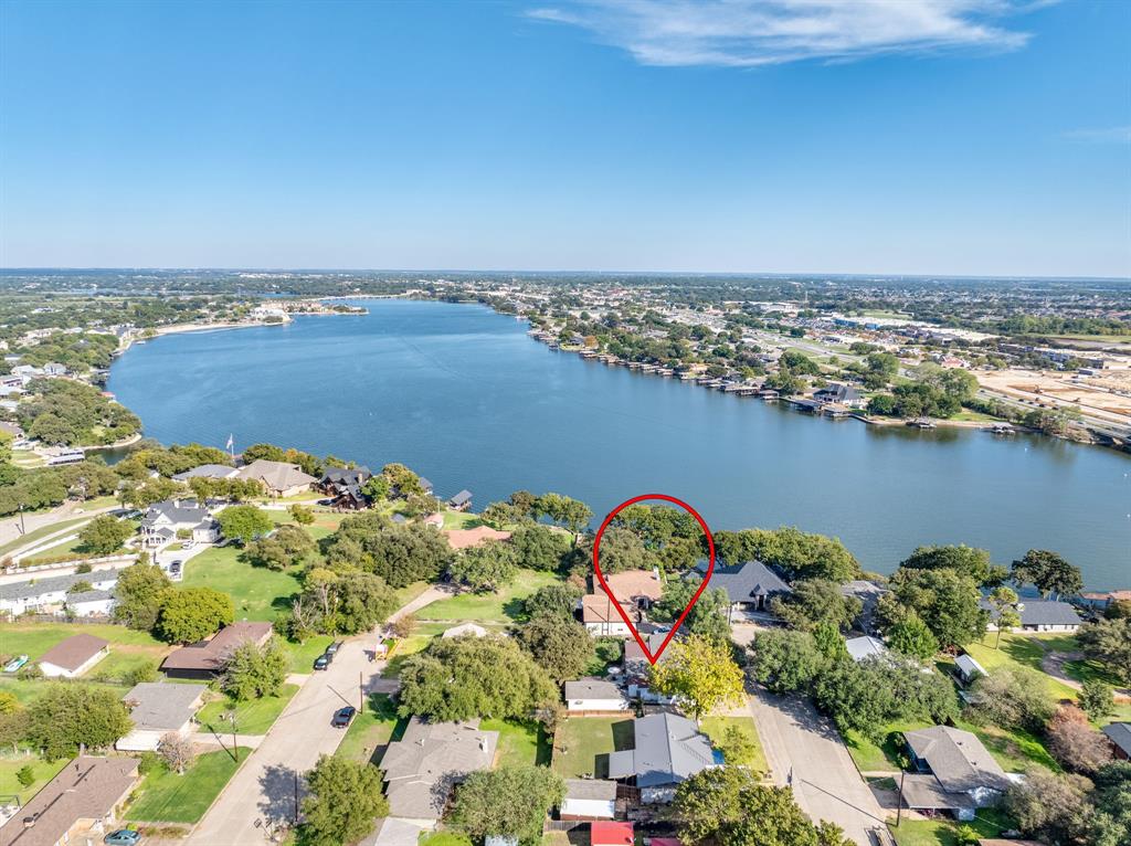 604 Crestview Drive - Photo 2