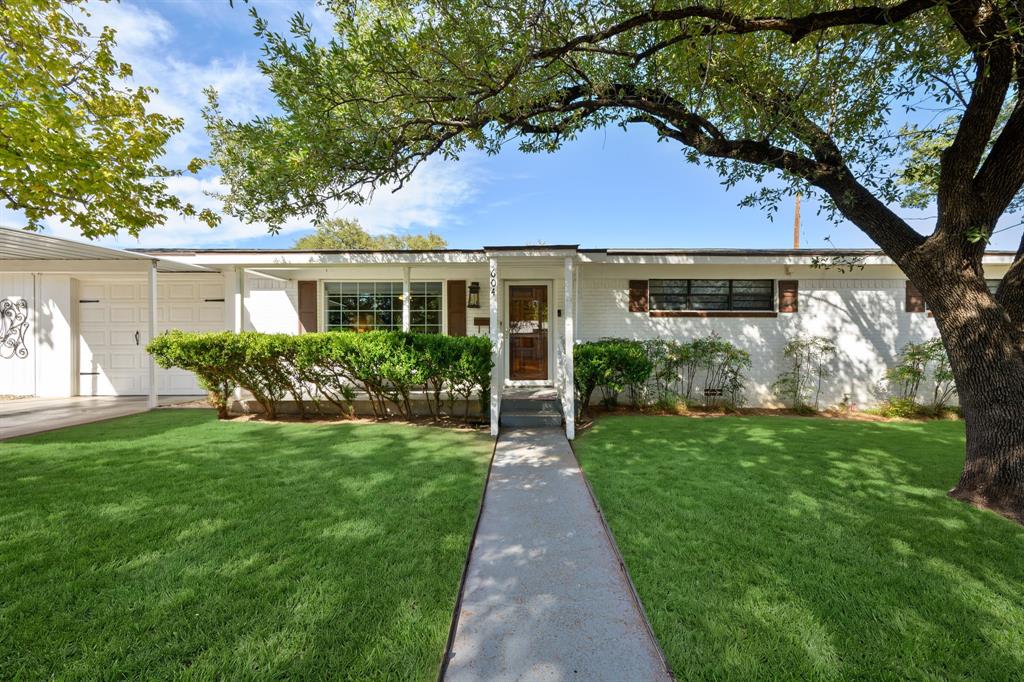 604 Crestview Drive - Photo 5