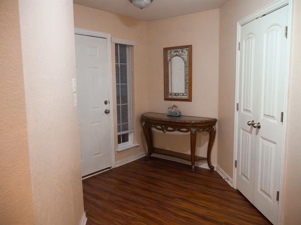 1009 Stuart Road - Photo 2
