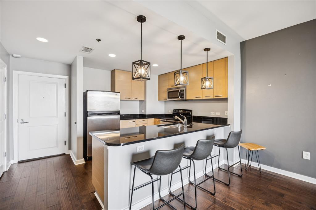1200 Main Street - Photo 3