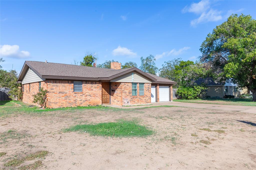 2406 Rountree Drive - Photo 4