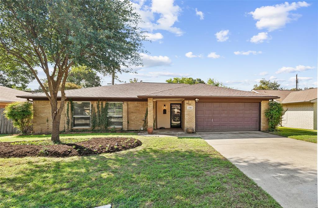1508 Strawberry Circle - Photo 1
