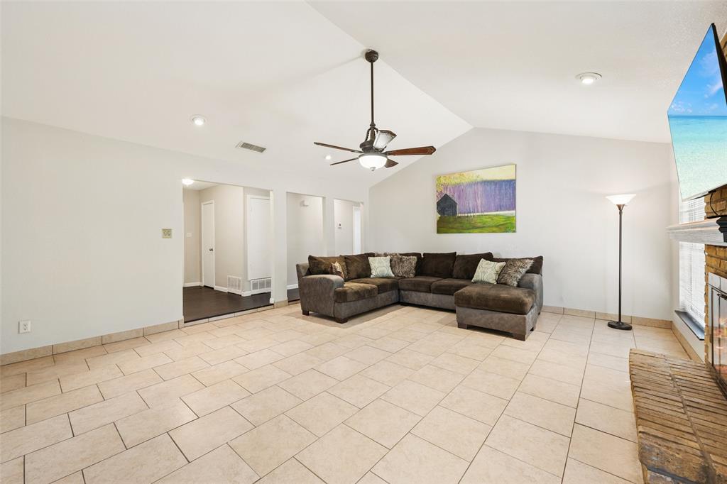 1508 Strawberry Circle - Photo 11