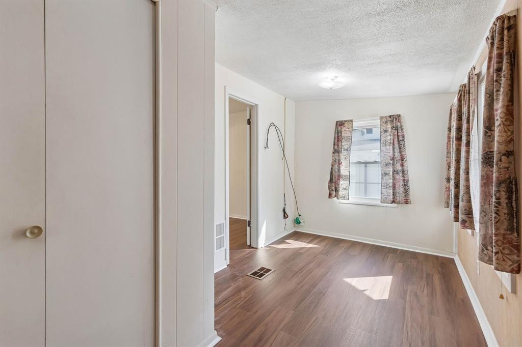 3920 Hollis Street - Photo 18