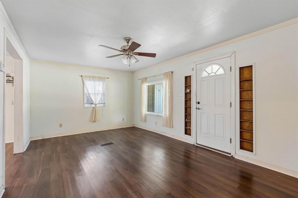 3920 Hollis Street - Photo 5