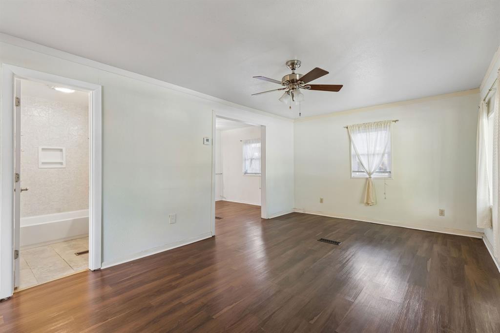 3920 Hollis Street - Photo 6
