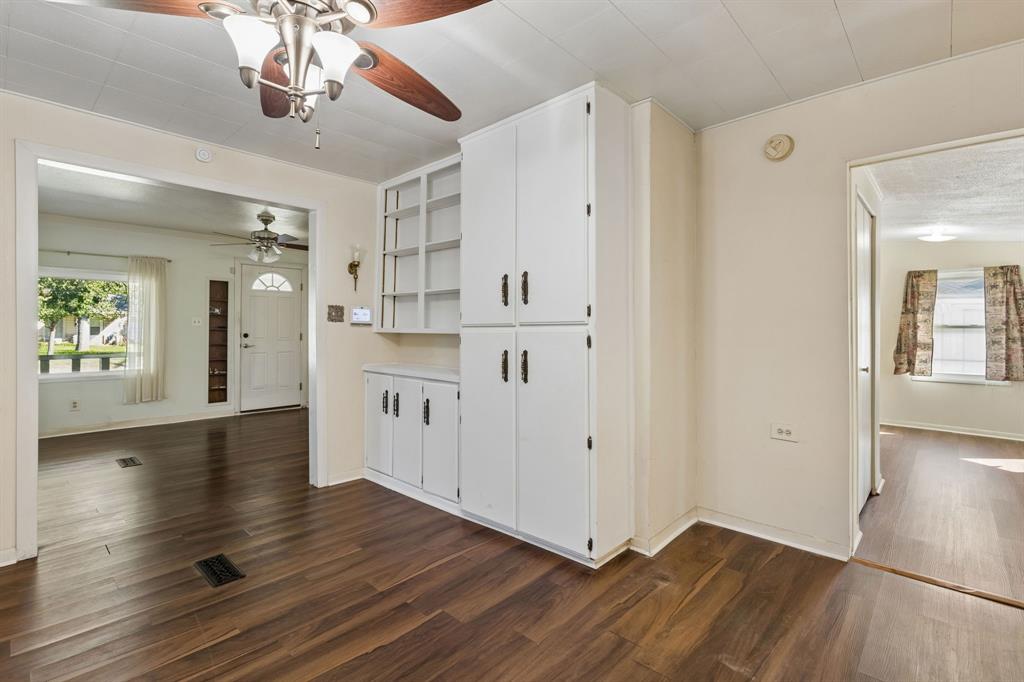 3920 Hollis Street - Photo 9