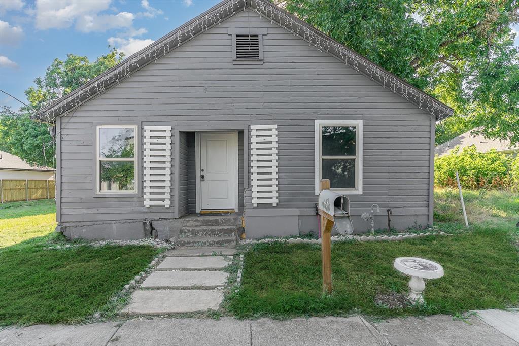4621 Owenwood Avenue - Photo 1