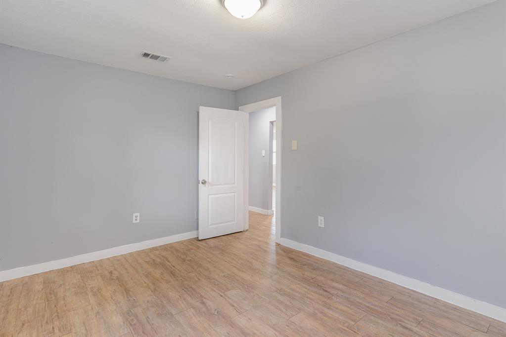 4621 Owenwood Avenue - Photo 7