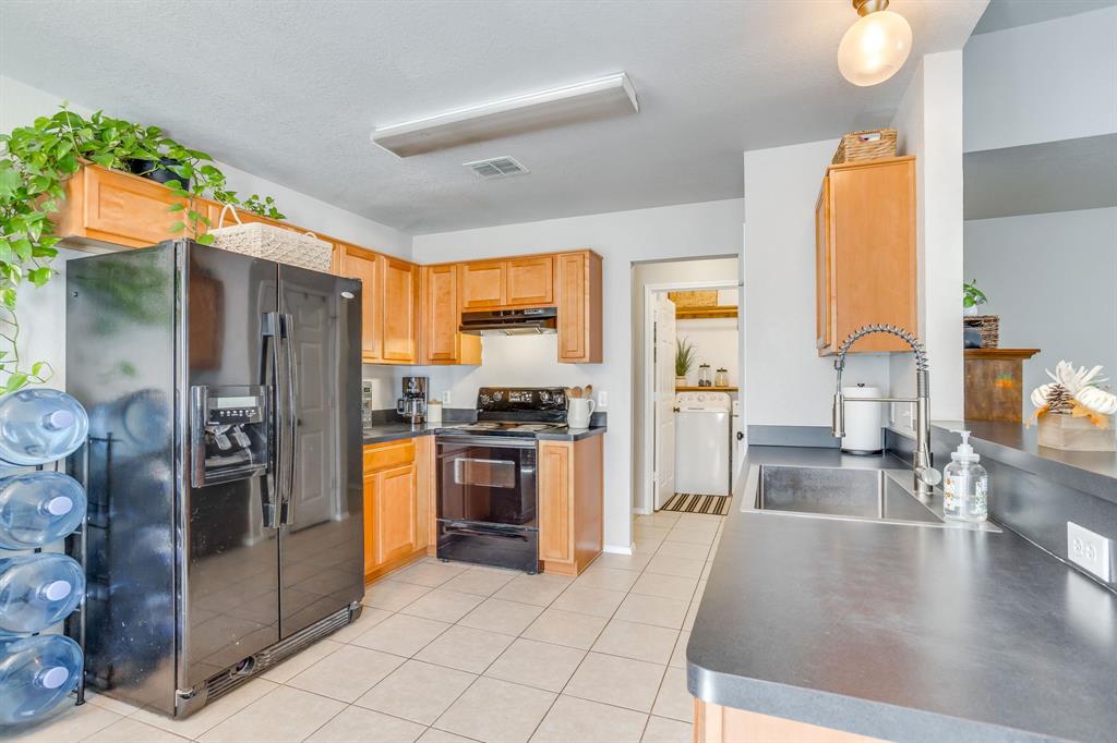 4002 Sapphire Lane - Photo 13