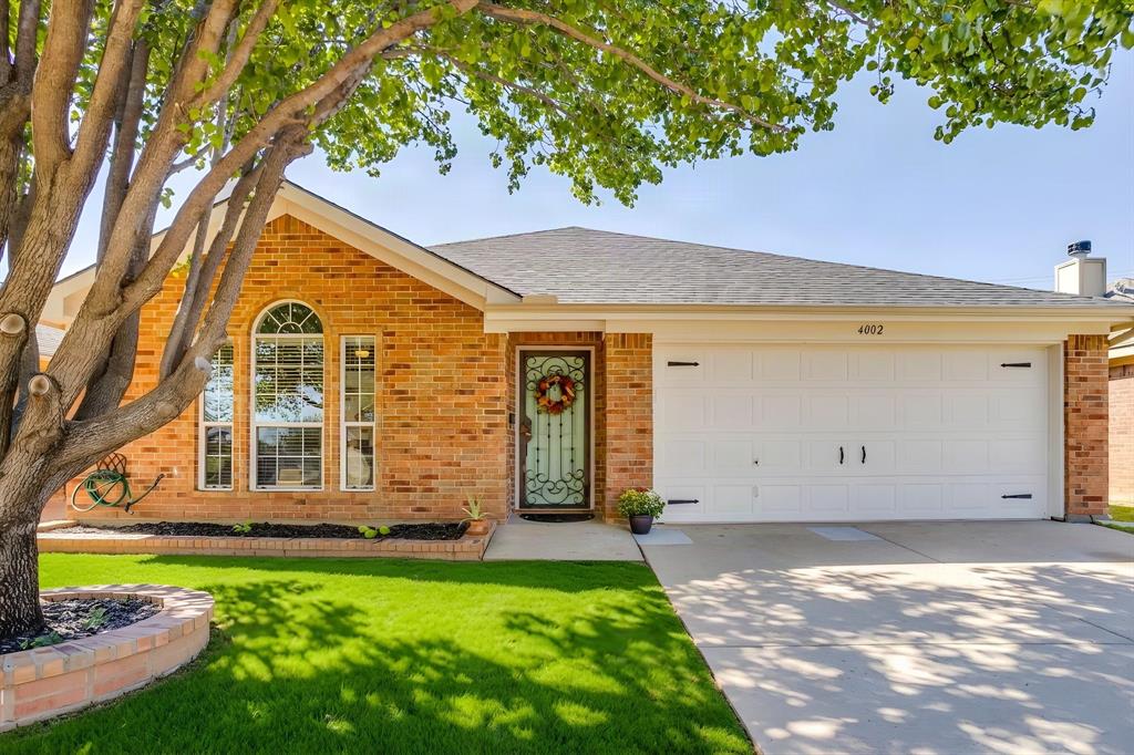 4002 Sapphire Lane - Photo 2